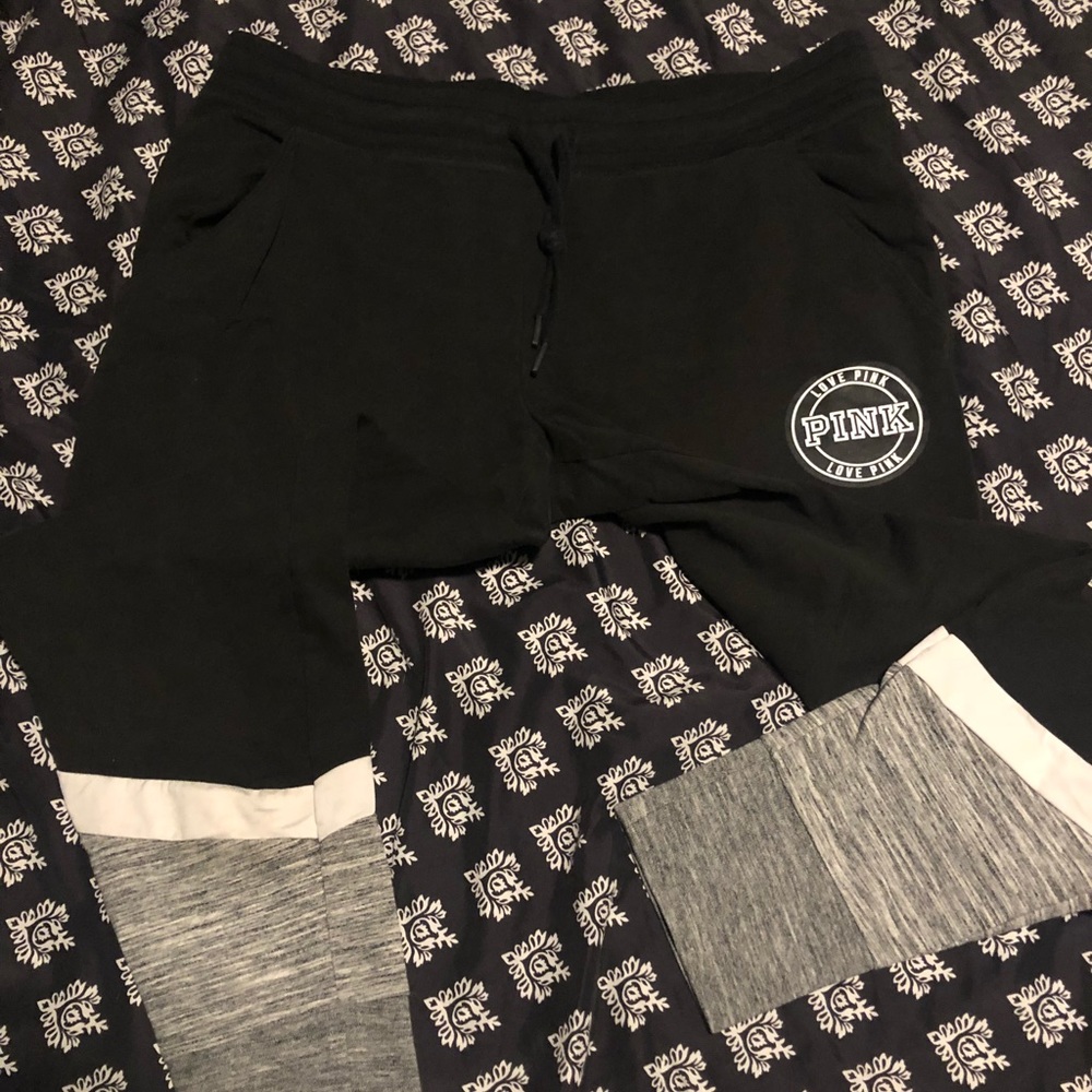 PINK Victoria’s Secret joggers large